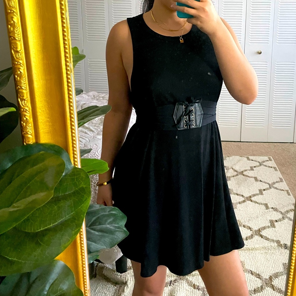 Black Sleeveless Dress